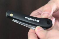 Нож Fiskars 125900 для прививания растений 17 см K60