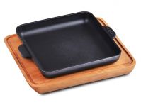 Сковорода чугунная квадратная BRIZOLL 1818H-Д HoReCa 18х18 см с деревянной подставкой