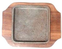 Сковорода чавунна квадратна Empire (ОПТОМ) 9967 на дерев'яній підставці 155х155 мм