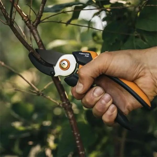 Контактный секатор Fiskars Solid P361 (1057165) 1057165 фото